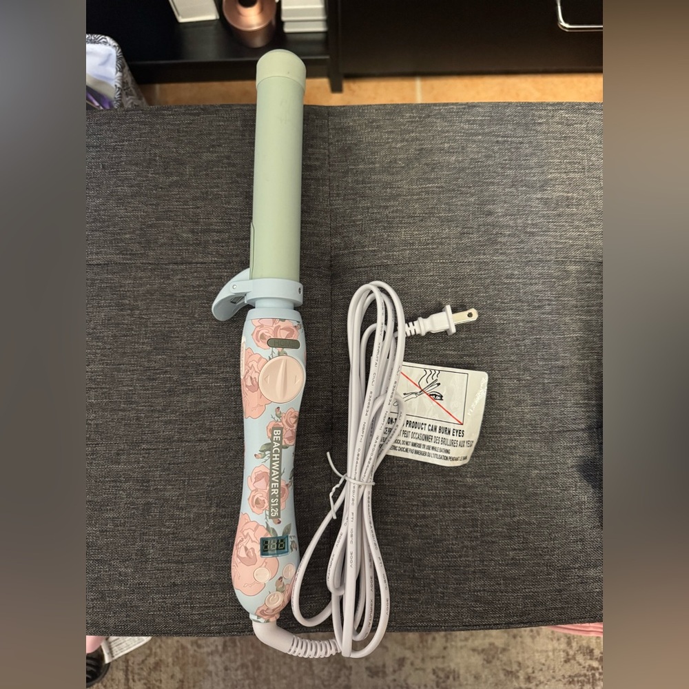 BEACHWAVER S1.25” Limited Edition. Brand New, Never Used.